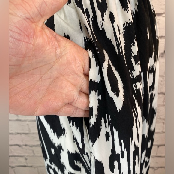 Athleta Black & White Floral Geometric Halter Maxi Dress Built In Bra size Small - Picture 6 of 11